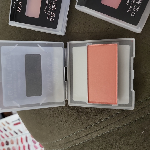 New Mary Kay CHROMAFUSION BLUSHES - Picture 3 of 5